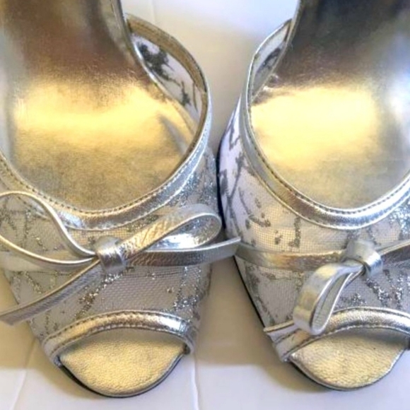 Stuart Weitzman Silver Pumps - Picture 5 of 5